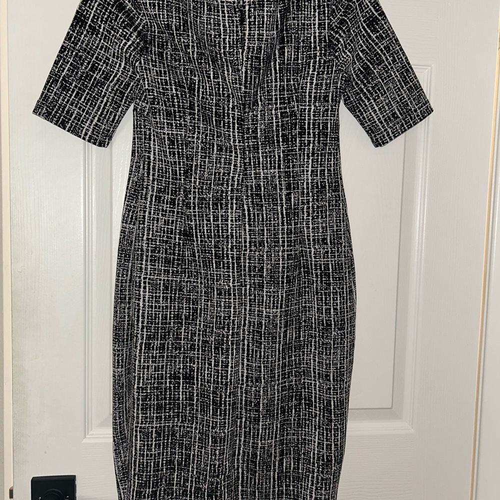 A Pea in the Pod Black and White Textured dress